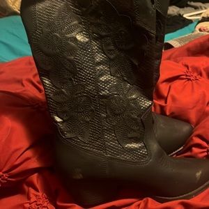 Black flowered cow girl boots from belk.  Never worn